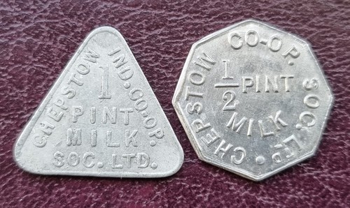 Chepstow 1 pint milk - x, 1/2